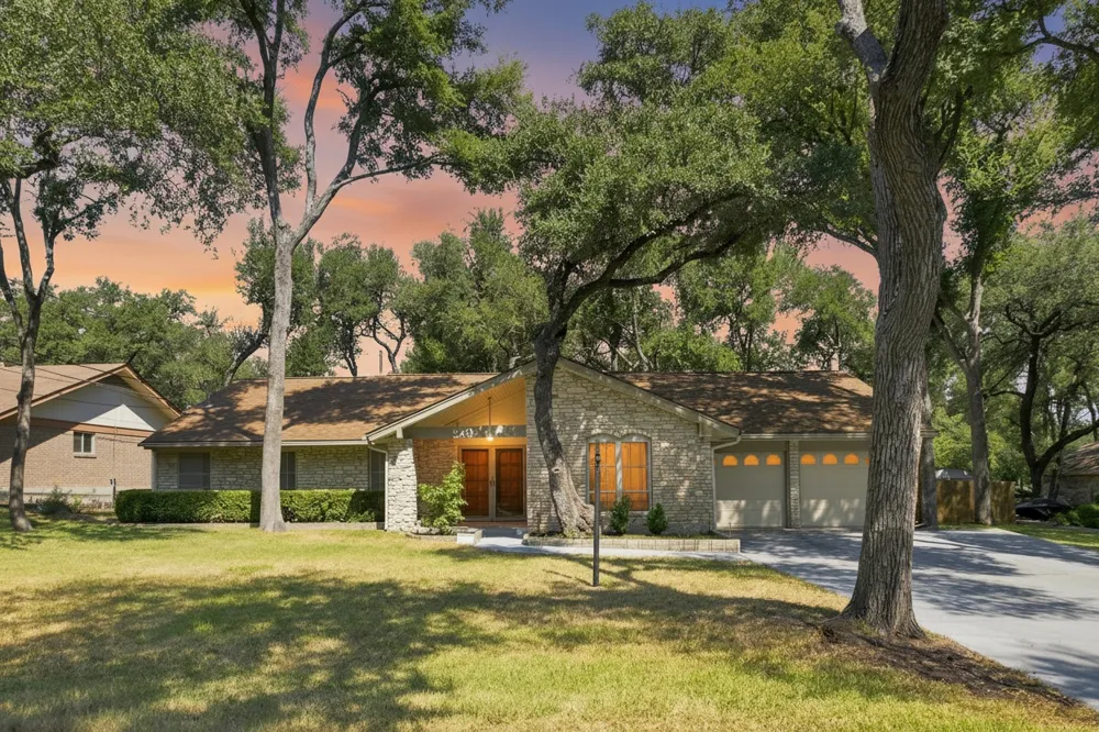 9202 Shady Oaks Drive Austin, TX 78729