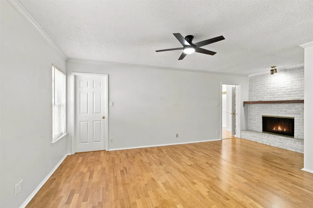 9202 Shady Oaks Drive Austin, TX 78729