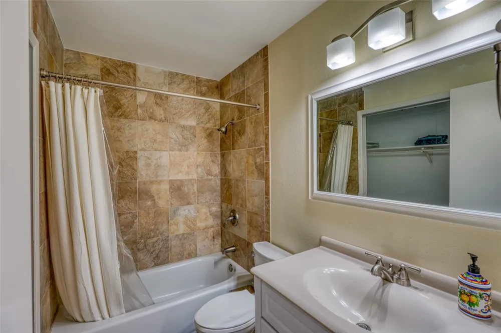1411 Gracy Farms Lane #41 Austin, TX 78758
