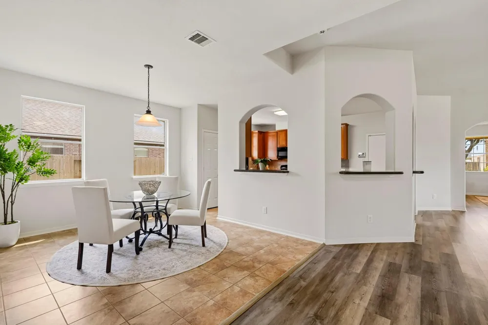 125 Avery Springs Lane Dickinson, TX 77539
