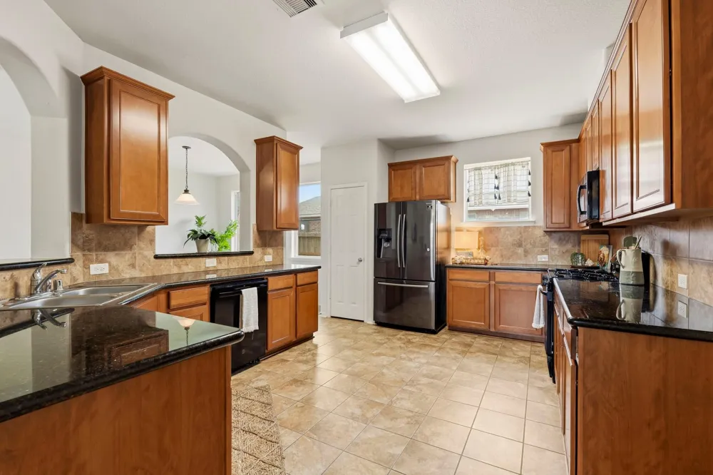 125 Avery Springs Lane Dickinson, TX 77539