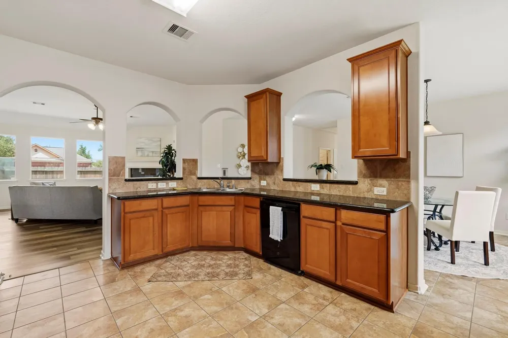 125 Avery Springs Lane Dickinson, TX 77539