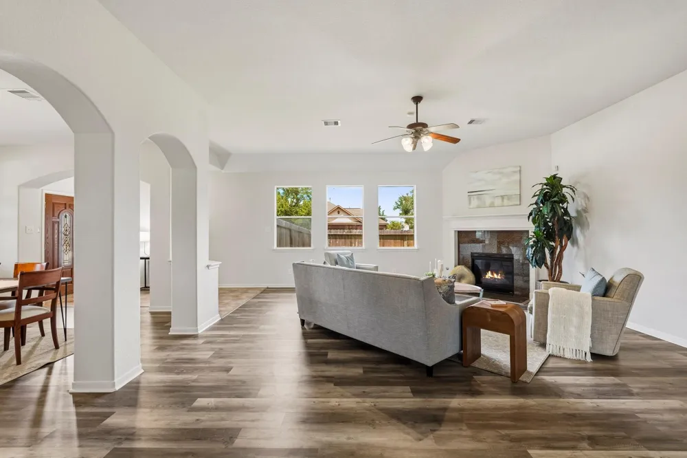 125 Avery Springs Lane Dickinson, TX 77539