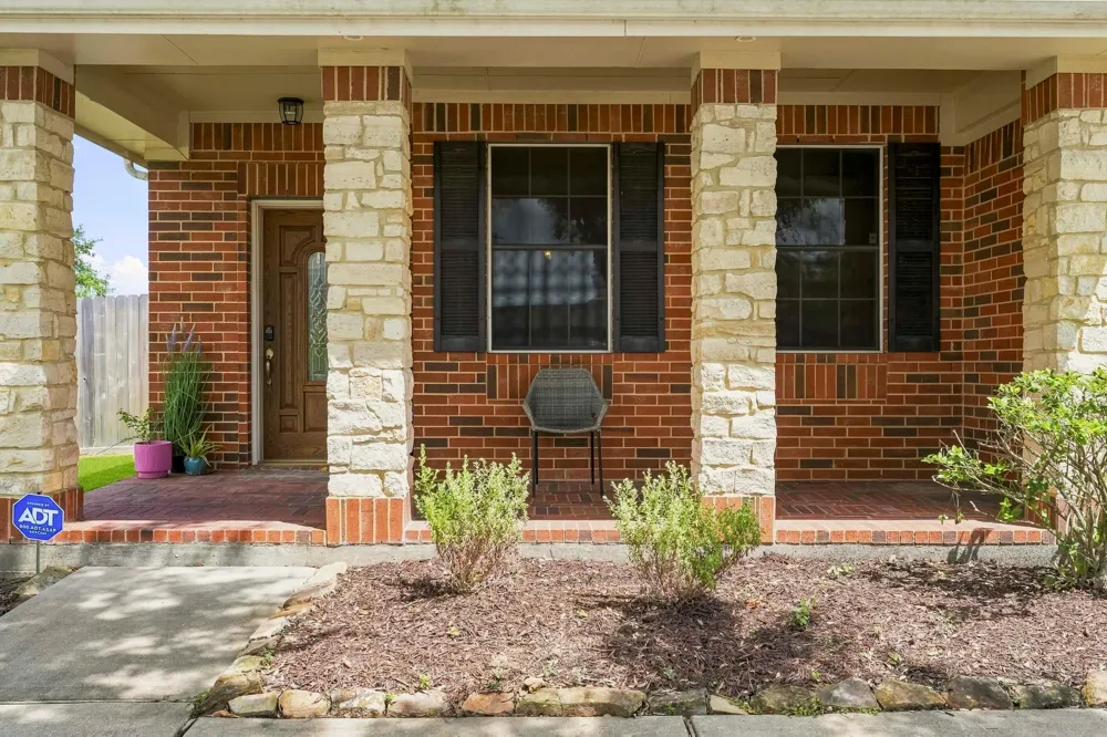 125 Avery Springs Lane Dickinson, TX 77539