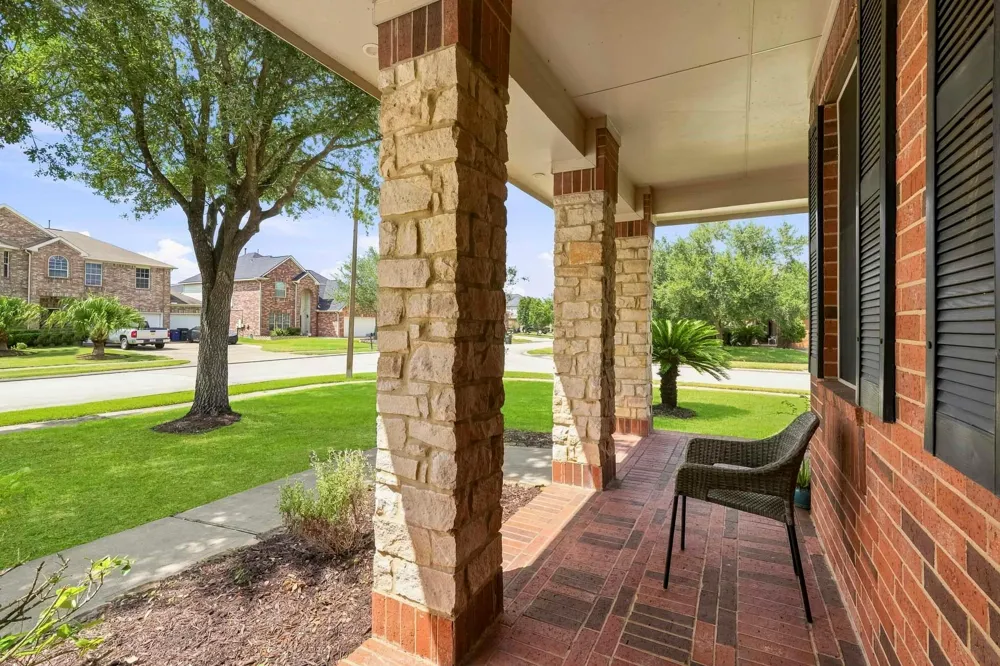 125 Avery Springs Lane Dickinson, TX 77539