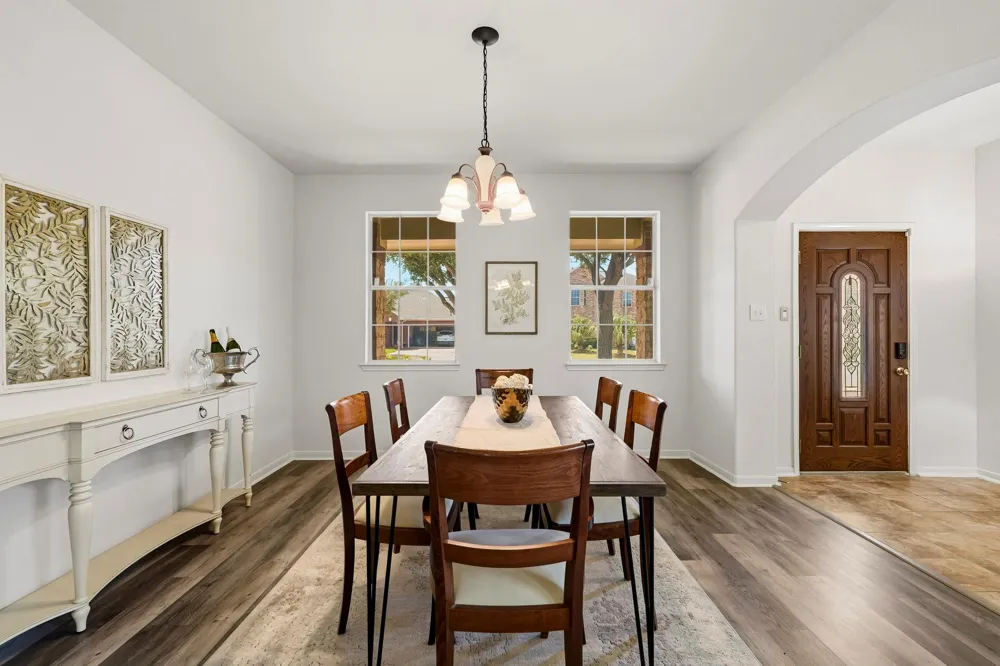 125 Avery Springs Lane Dickinson, TX 77539
