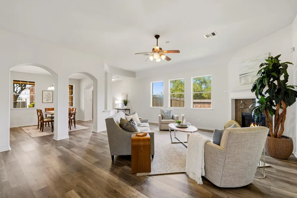 125 Avery Springs Lane Dickinson, TX 77539