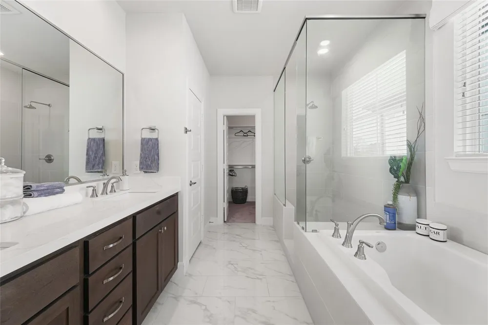 2704 Grand Fountains Drive #E Houston, TX 77054