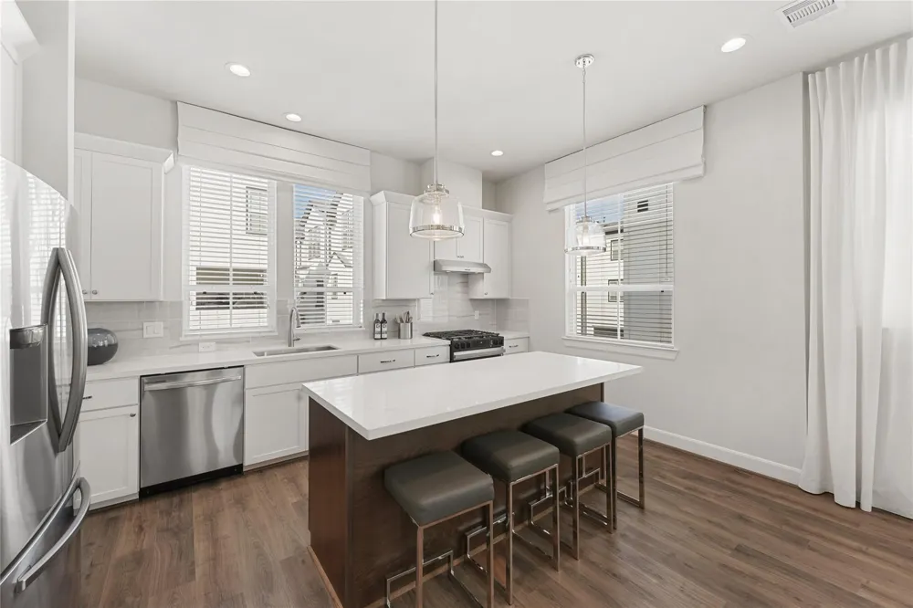 2704 Grand Fountains Drive #E Houston, TX 77054