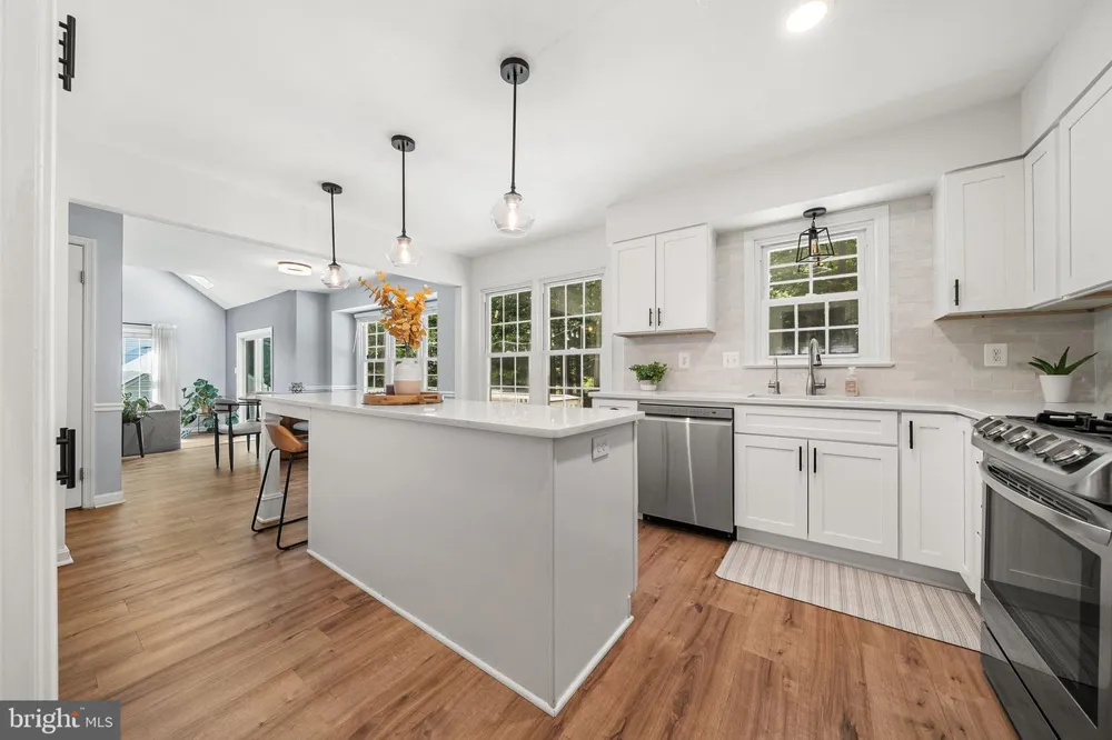 9113 NORTHEDGE DRIVE Springfield, VA 22153