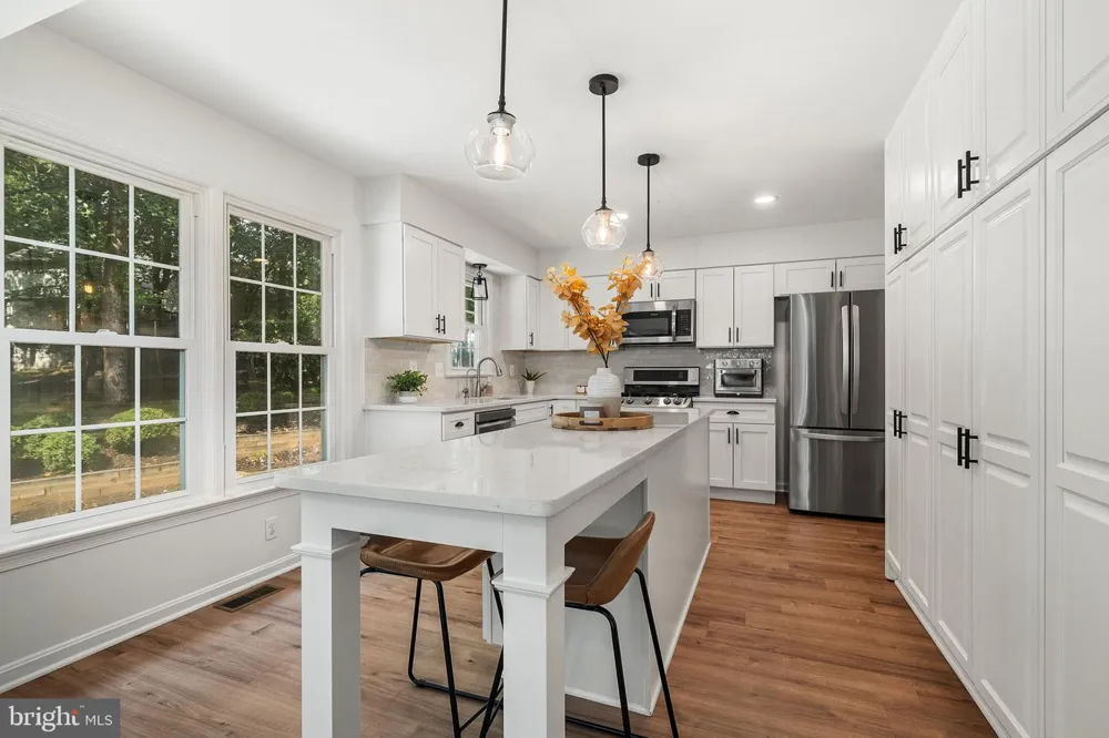 9113 NORTHEDGE DRIVE Springfield, VA 22153
