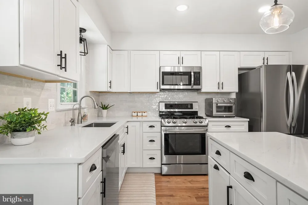 9113 NORTHEDGE DRIVE Springfield, VA 22153
