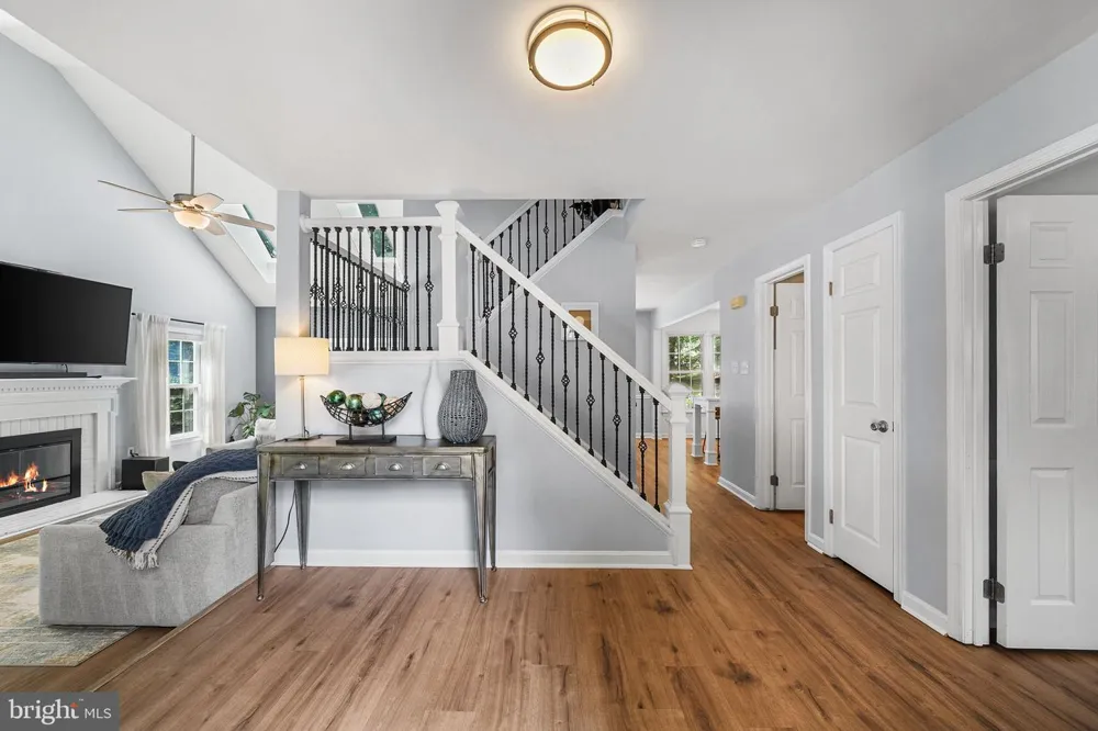 9113 NORTHEDGE DRIVE Springfield, VA 22153