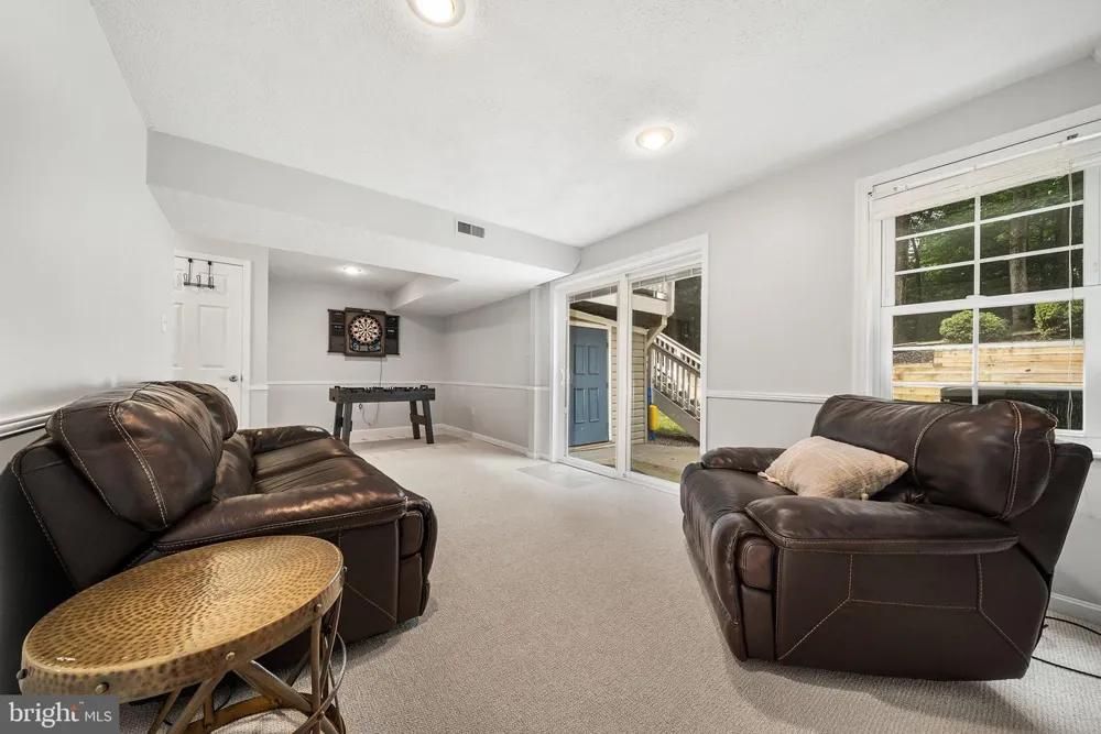 9113 NORTHEDGE DRIVE Springfield, VA 22153