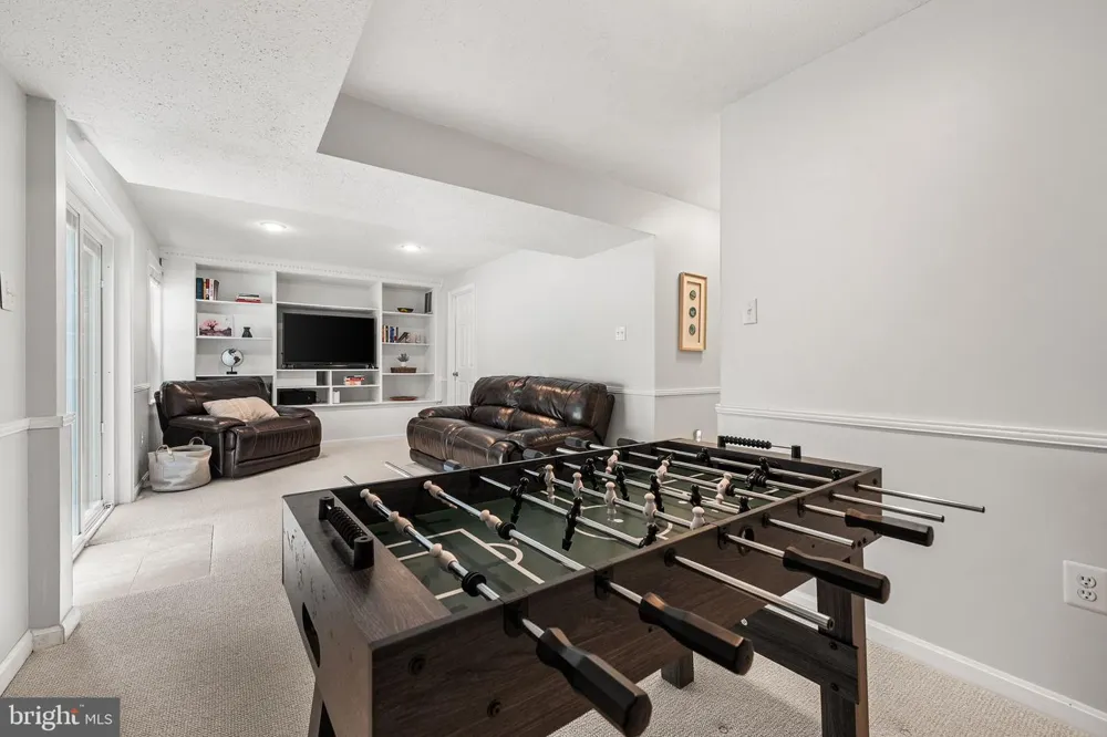 9113 NORTHEDGE DRIVE Springfield, VA 22153