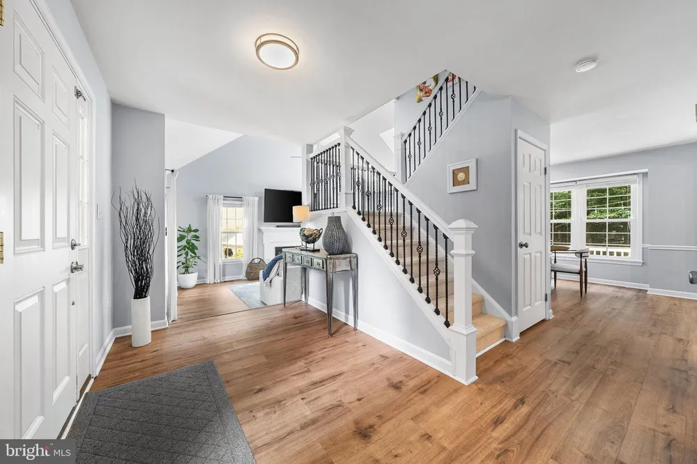 9113 NORTHEDGE DRIVE Springfield, VA 22153
