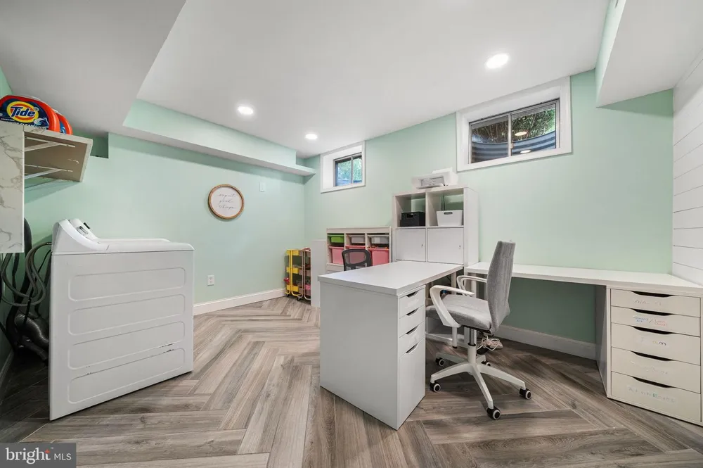 9113 NORTHEDGE DRIVE Springfield, VA 22153