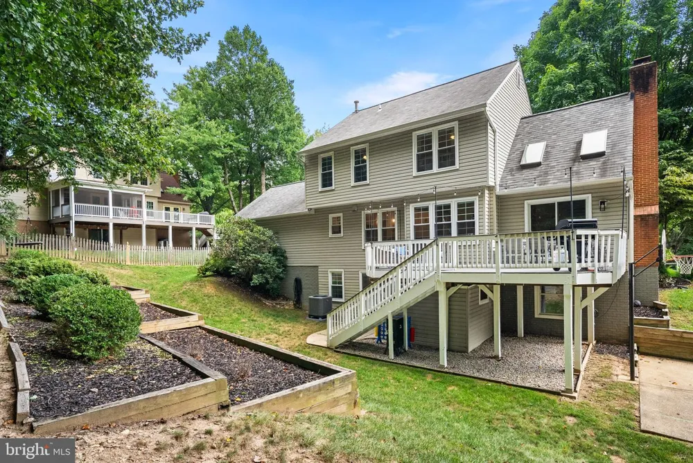 9113 NORTHEDGE DRIVE Springfield, VA 22153