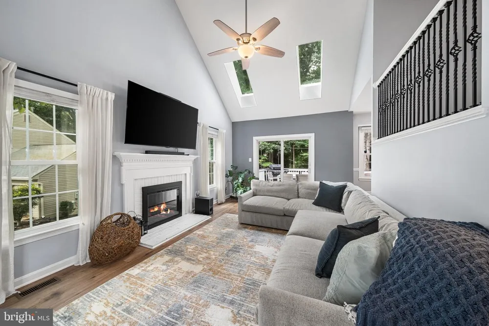 9113 NORTHEDGE DRIVE Springfield, VA 22153