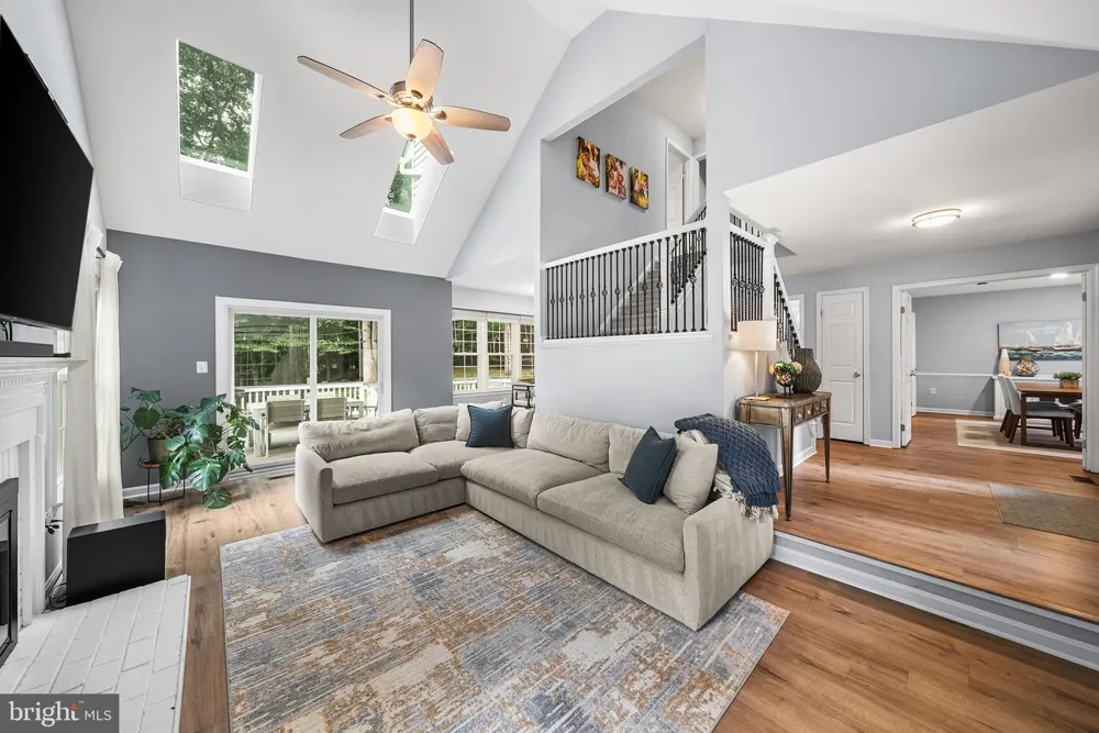 9113 NORTHEDGE DRIVE Springfield, VA 22153
