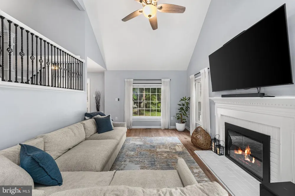 9113 NORTHEDGE DRIVE Springfield, VA 22153