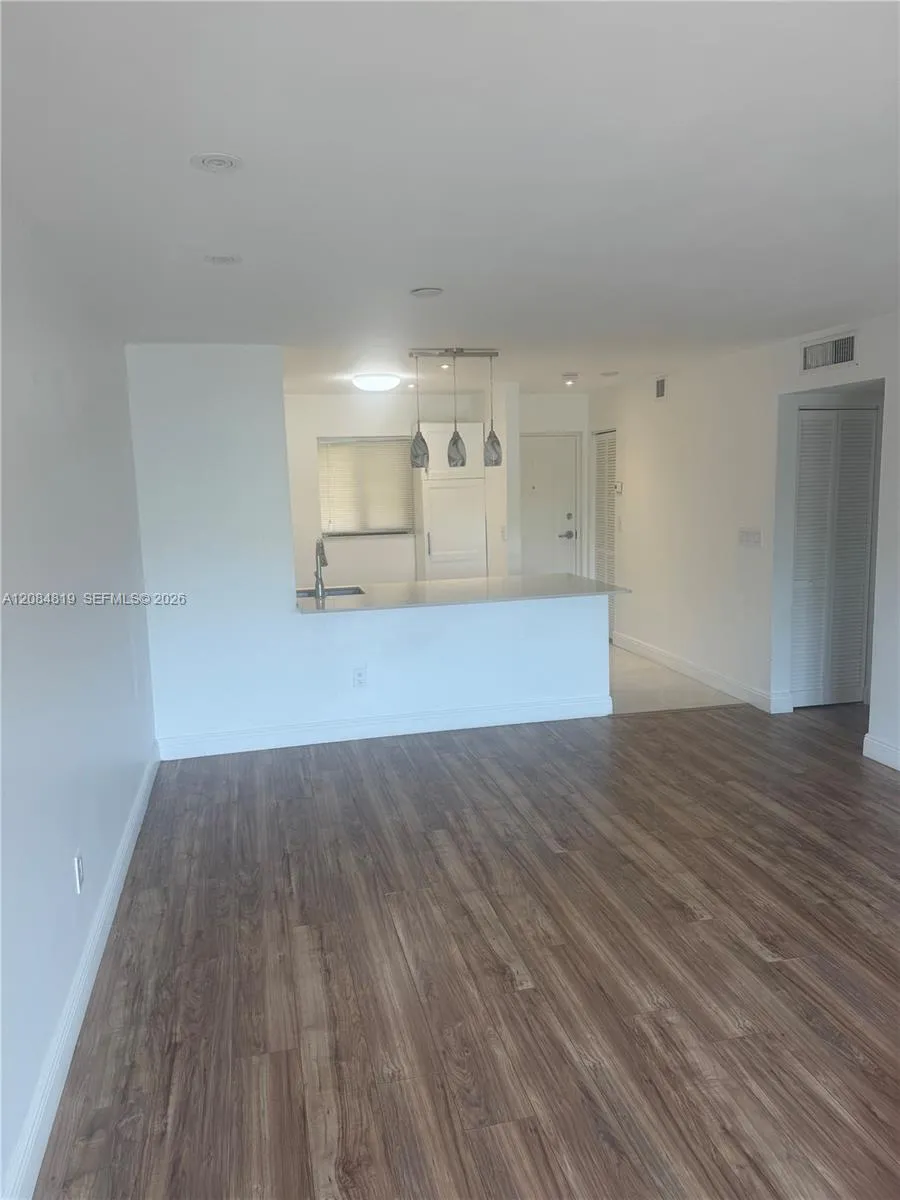 7810 Camino Real #i-306 Miami, FL 33143