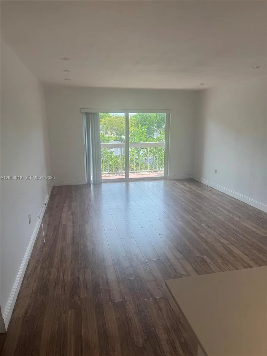 7810 Camino Real #i-306 Miami, FL 33143