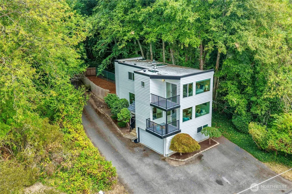 6205 NE 125th Street Kirkland, WA 98034