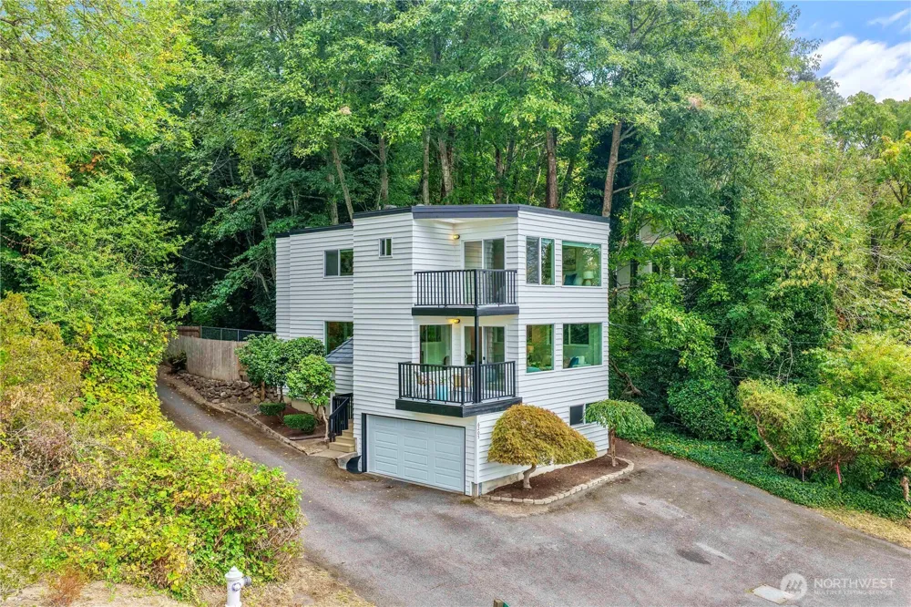 6205 NE 125th Street Kirkland, WA 98034
