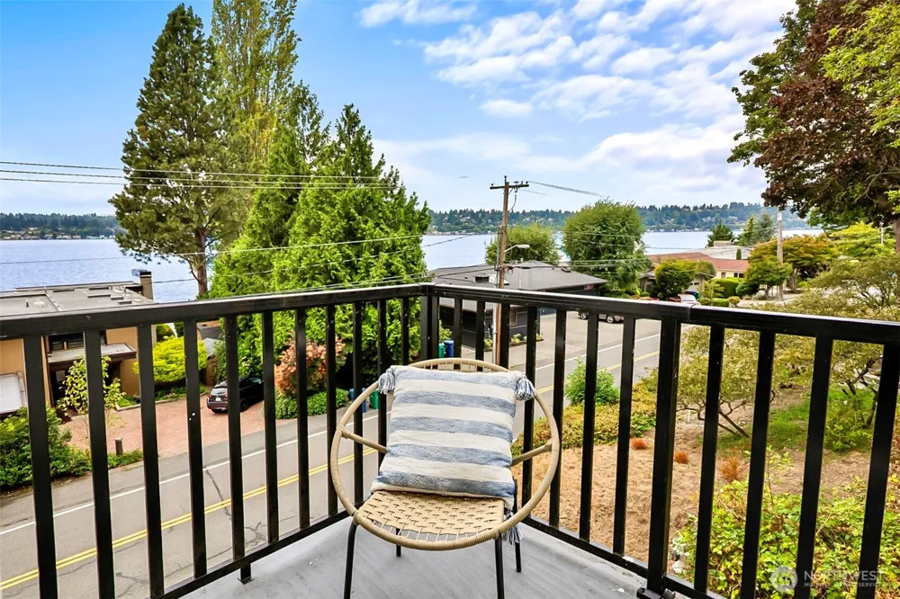 6205 NE 125th Street Kirkland, WA 98034