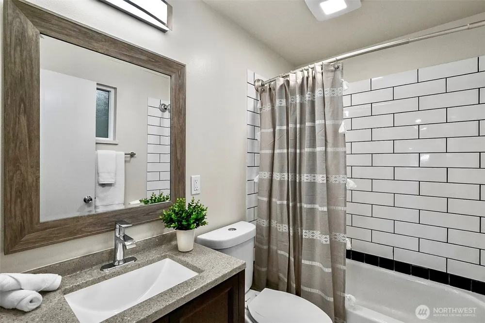 6205 NE 125th Street Kirkland, WA 98034