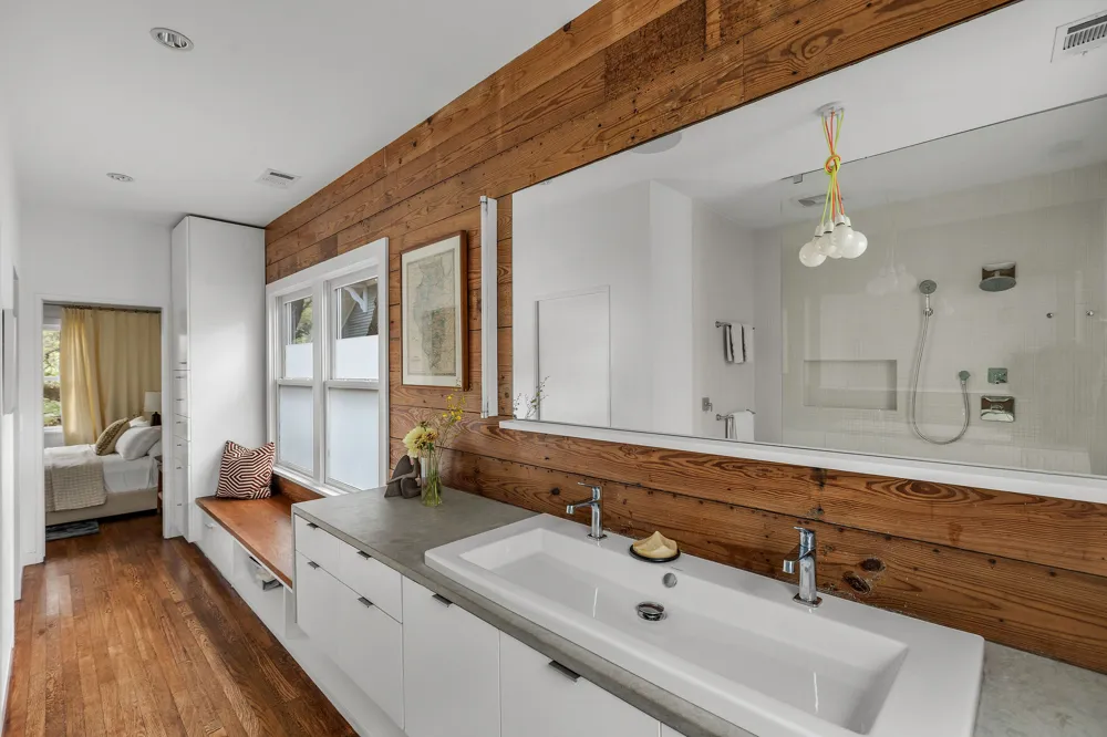 1303 Hillside Avenue Austin, TX 78704