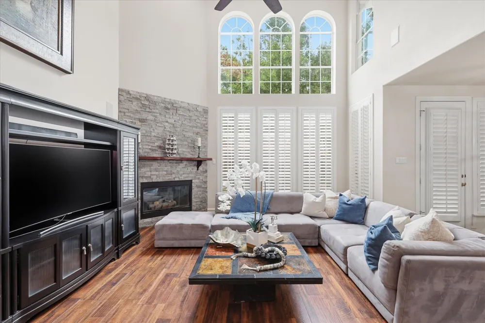 4222 Spyglass Hill Lane Irving, TX 75038