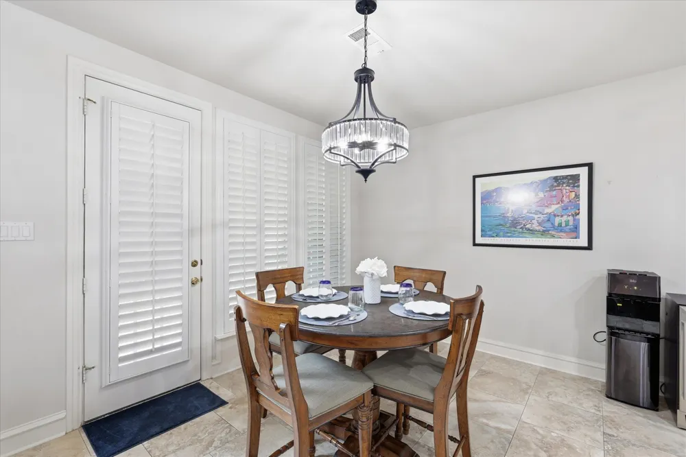 4222 Spyglass Hill Lane Irving, TX 75038