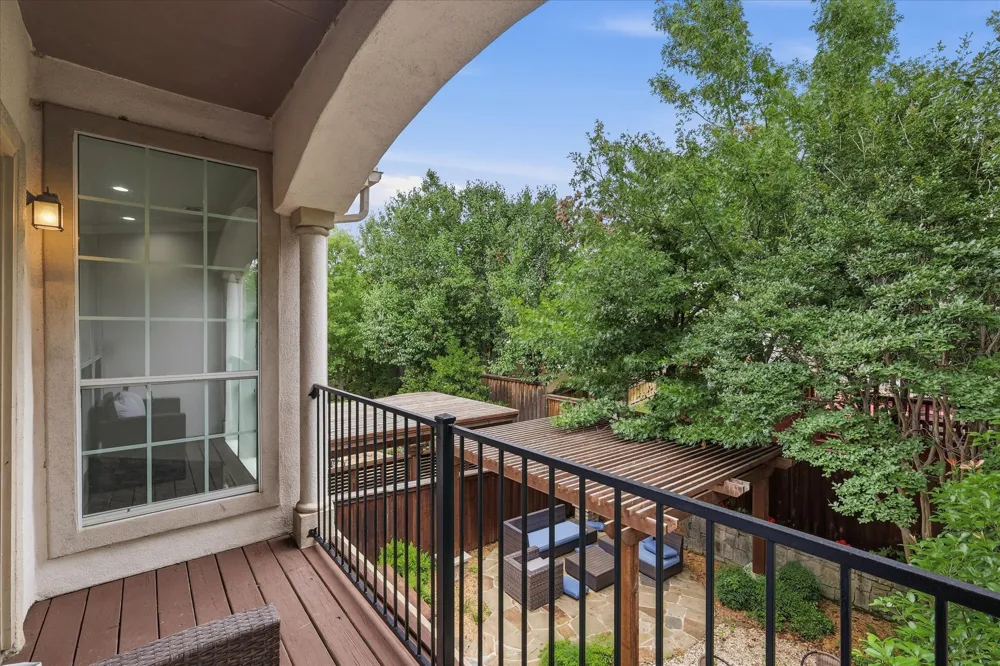 4222 Spyglass Hill Lane Irving, TX 75038