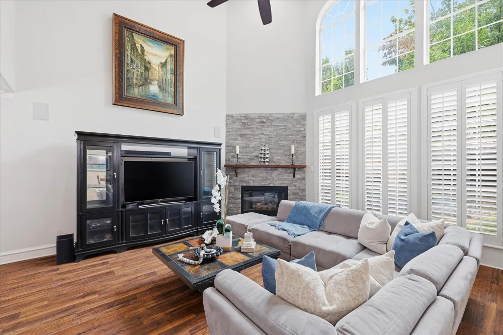 4222 Spyglass Hill Lane Irving, TX 75038