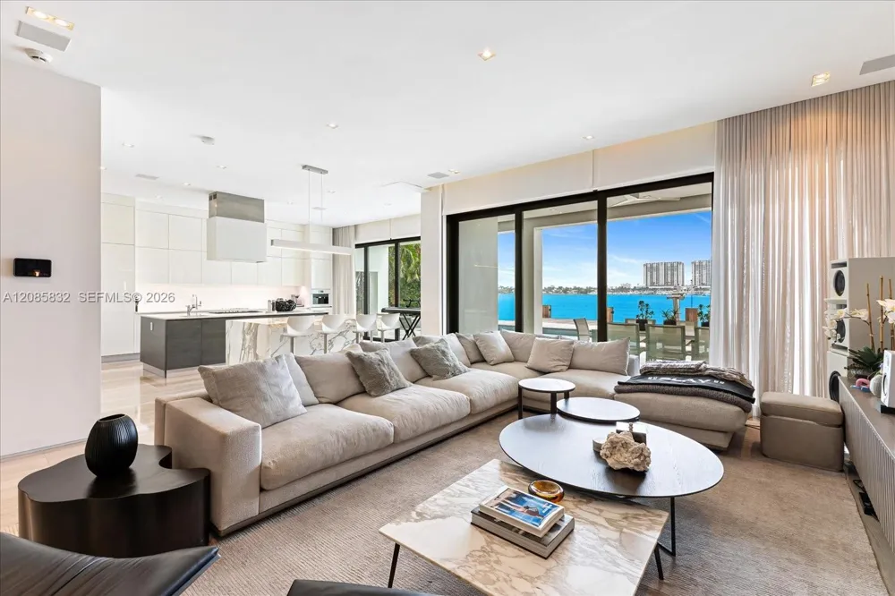 401 E Rivo Alto Dr Miami Beach, FL 33139