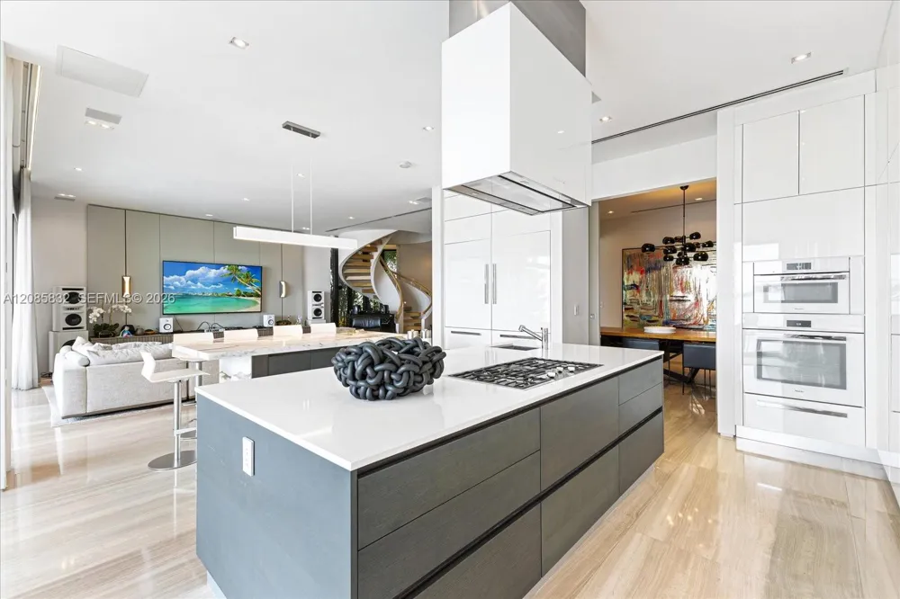 401 E Rivo Alto Dr Miami Beach, FL 33139