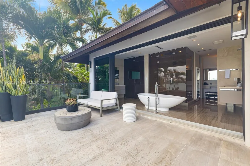 401 E Rivo Alto Dr Miami Beach, FL 33139