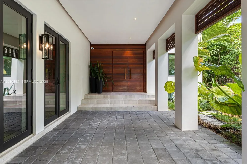 401 E Rivo Alto Dr Miami Beach, FL 33139