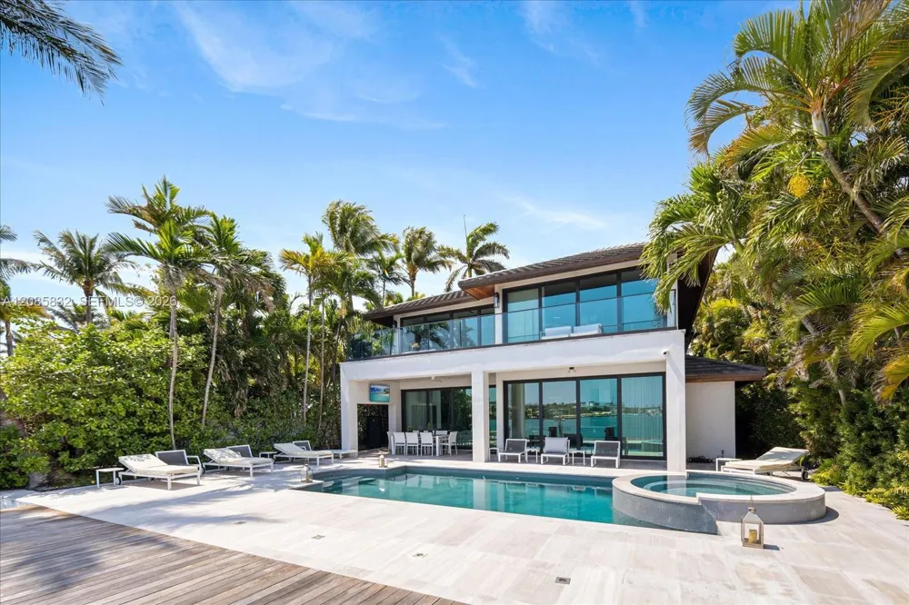 401 E Rivo Alto Dr Miami Beach, FL 33139