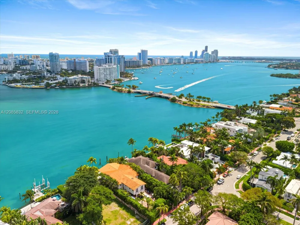 401 E Rivo Alto Dr Miami Beach, FL 33139