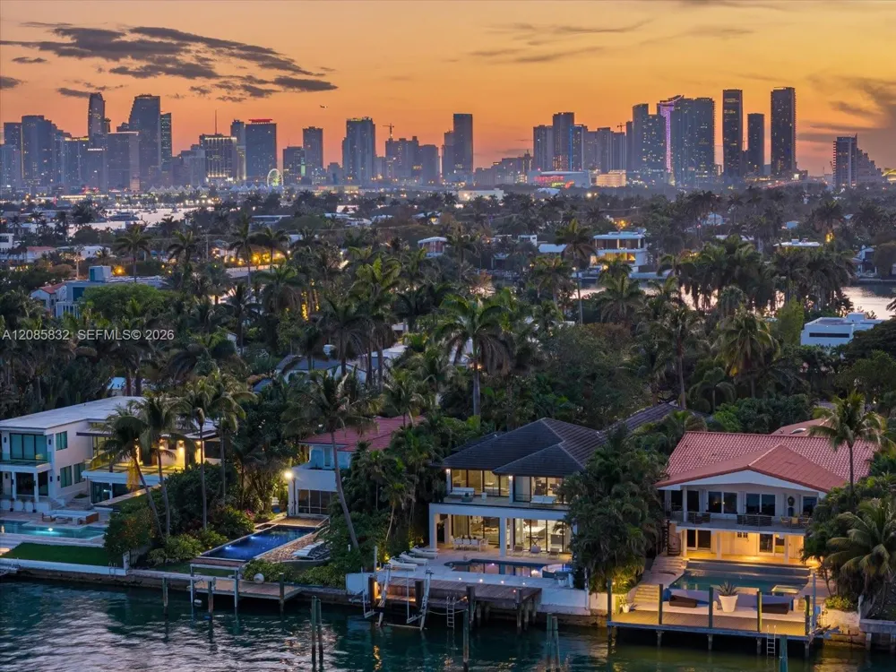 401 E Rivo Alto Dr Miami Beach, FL 33139