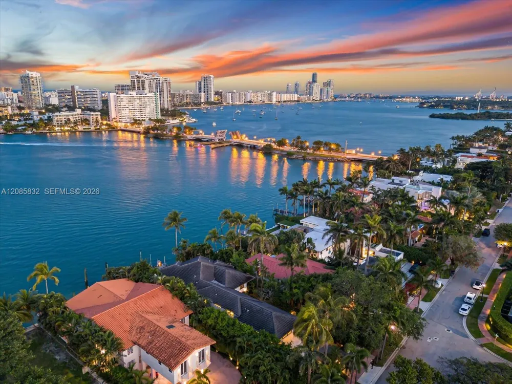 401 E Rivo Alto Dr Miami Beach, FL 33139