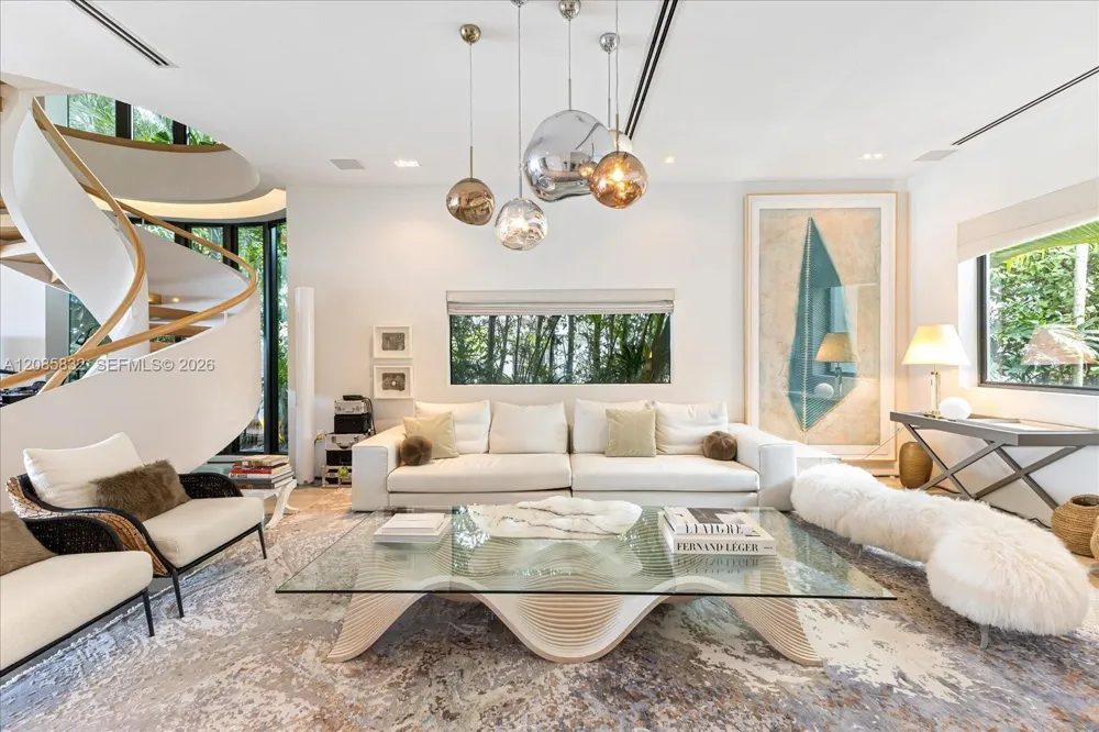 401 E Rivo Alto Dr Miami Beach, FL 33139