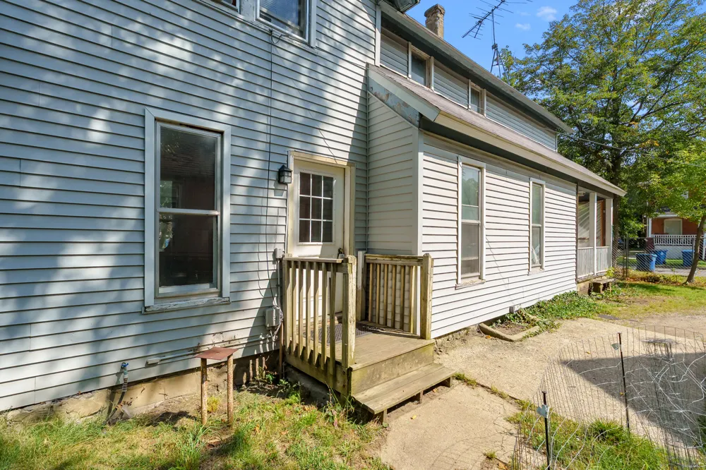 829 Simpson Street Kalamazoo, MI 49007