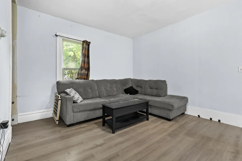 829 Simpson Street Kalamazoo, MI 49007