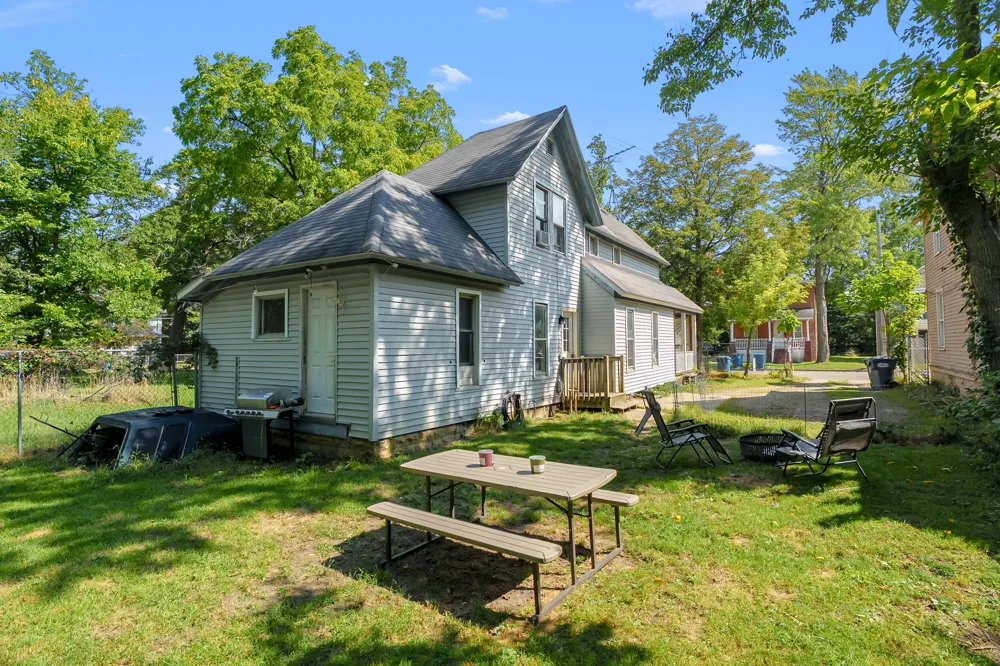 829 Simpson Street Kalamazoo, MI 49007