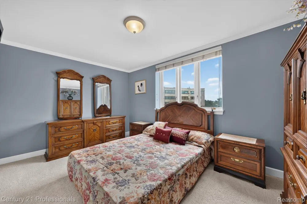 43000 12 OAKS CRESCENT DRIVE #4022 Novi City, MI 48377