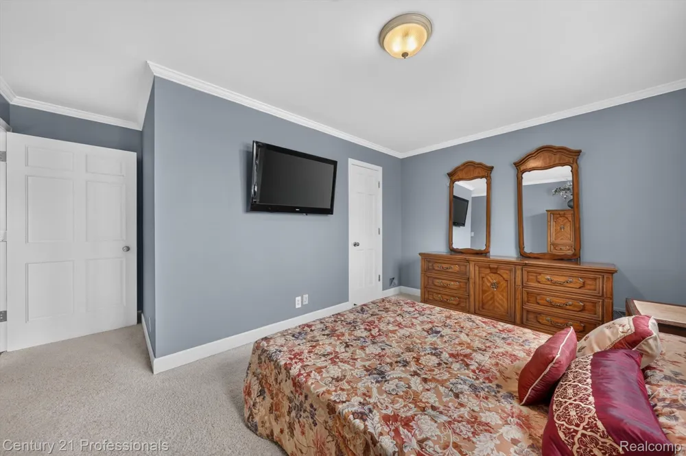 43000 12 OAKS CRESCENT DRIVE #4022 Novi City, MI 48377